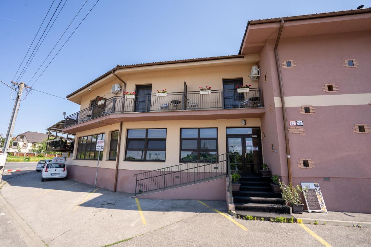Penzion Toscana Нитра Екстериор снимка