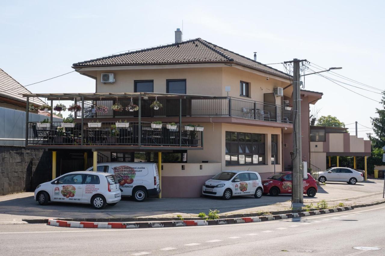Penzion Toscana Нитра Екстериор снимка