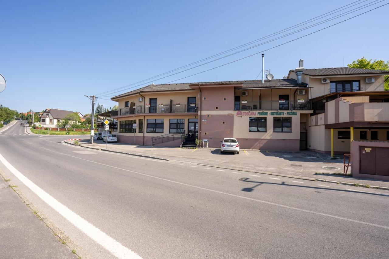 Penzion Toscana Нитра Екстериор снимка